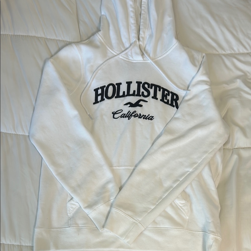 NWOT Hollister White Pullover Hoodie